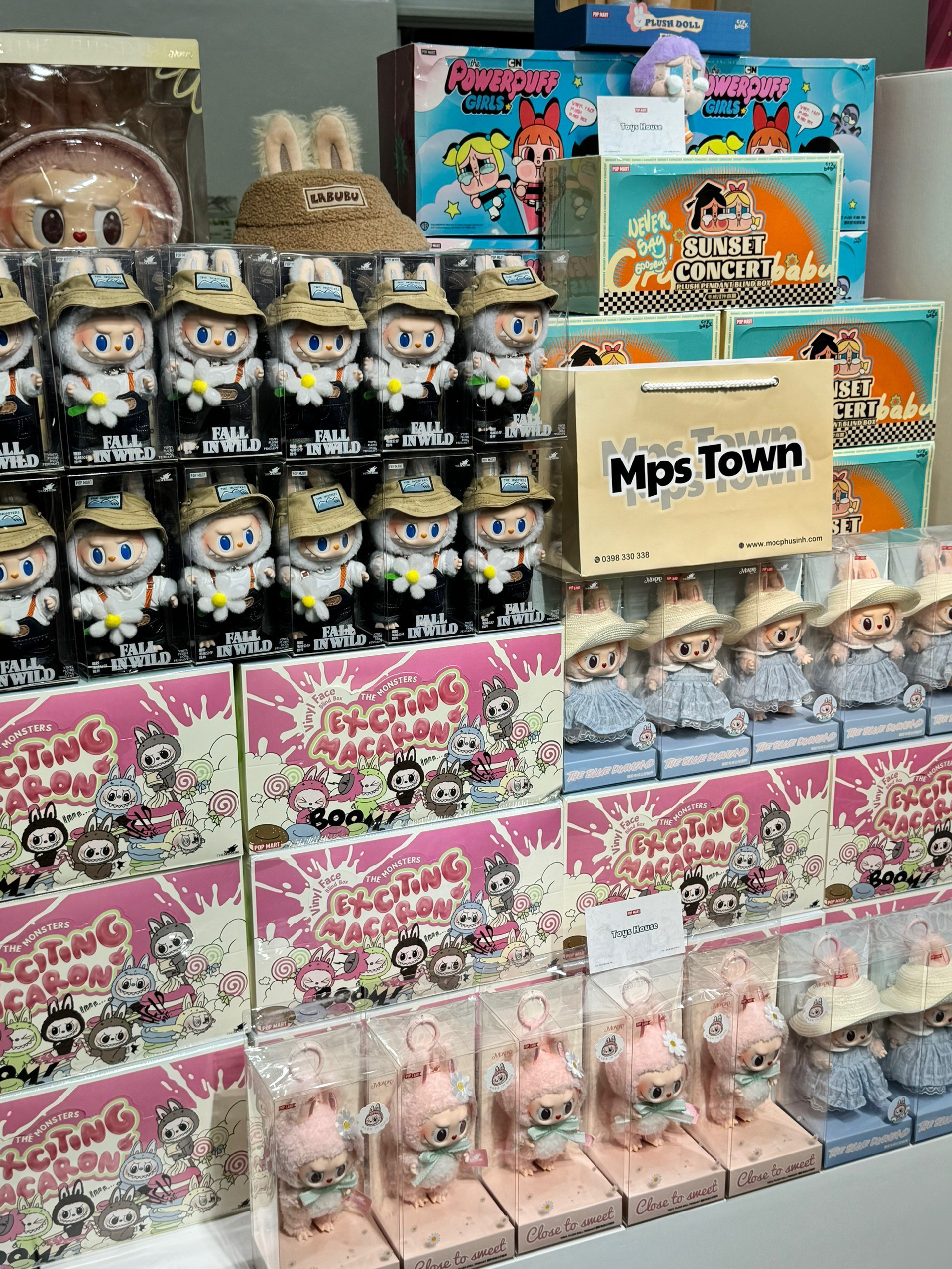 Mỗi chi tiết nhỏ của POP MART Mokoko collectible đều được chế tác tỉ mỉ, mang đến không gian sống của bạn một không khí nghệ thuật độc đáo, phá cách, làm say đắm lòng người từ cái nhìn đầu tiên