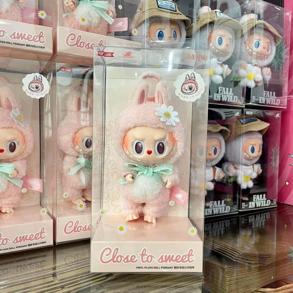 Tận hưởng từng khoảnh khắc ngọt ngào và đầy màu sắc với POP MART Mokoko collectible, sự lựa chọn hàng đầu cho những người đam mê nghệ thuật và sáng tạo